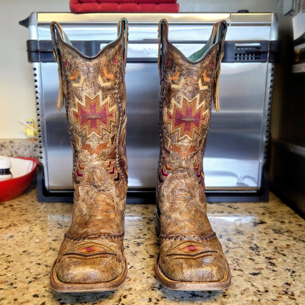 Western Embroidered Heeled Boots in Brown